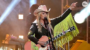 35K views | Miranda Lambert wants you to worry about country music, not selfies, and she's not afraid to stop her show to tell you. https://tinyurl.com/yfr499nh | USA TODAY Video | Facebook