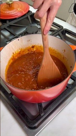 Texas-Style Chili in Le Creuset with a Kick from Williams Sonoma 🌶️