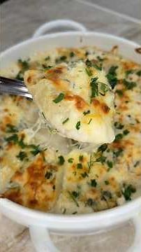 Chicken Alfredo Stuffed Shells #recipe #chickenalfredostuffedshells #comfortfoods