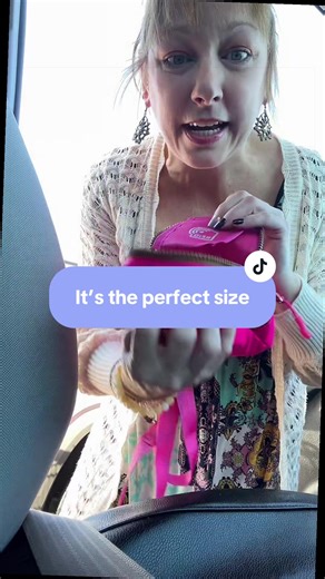 THE PERFECT SIZE MINI BOOK BAG! THIS IS GREAT FOR GOING TO AMUSEMENT PARKS AND PLACES THAT YOU DON’T WANT TO CARRY A BIG BAG #minibookbag #minibag