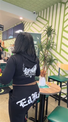 Here are my two favorite juices I enjoy daily: 1. I Am Kind-A refreshing mix of apple, lemon, ginger and beets. 2. I Am Clear- pure celery juice for a clean and crisp taste. Would you these a try? | Fresh And Pressed Juice