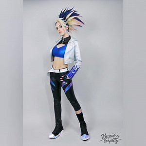 278K views · 10K reactions | Akali transformation!! ✨ Here's a video of our finished cosplay I'm really proud of how this wig came together! And we also had the weapons for Akali from the KDA project we did for the release last year  | Kinpatsu Cosplay | Facebook