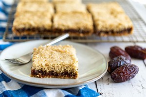 How to Make Easy Date Slices - traybakes & more