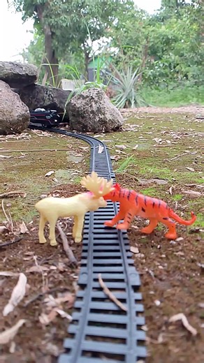 Queen Loco - Train Hits a Deer on the Tracks 😱#asmr #fyp #railking #satisfyingvideo #train