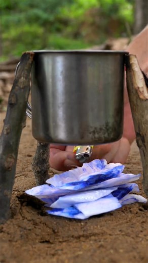  Fire starter from a pad and alcohol. Showing how to make a powerful fire starter from a pad and alcohol in the wild - lights easily and burns for a long time. #outdoors #survival #forest #foruyou #lifehacks #camping #bushcraft | Bush craft | Facebook