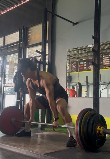 #fyp #fypage #gym #gymtok # #lifting #deadlift #powerlifting #powerlifter #hybrid