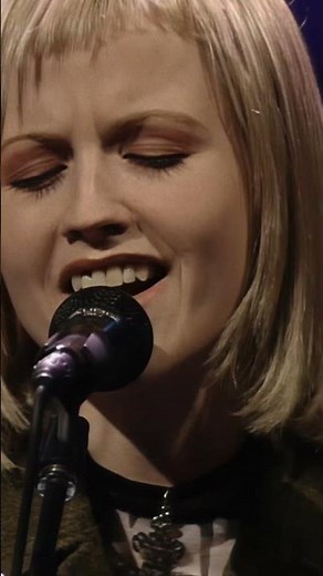 ‪@MTV‬ Unplugged: "Linger" #mtvunplugged #acoustic