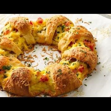 Bacon Egg and Cheese Brunch Ring