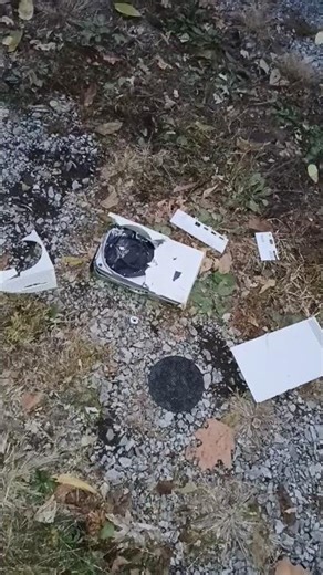 Smashing an Xbox Series X cuz it was mean to me #xbox #xboxseriesx #destruction