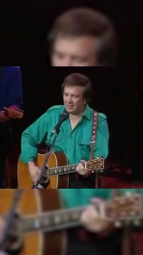 Don McLean delivers a soulful live rendition of Headroom, captured from his unforgettable night in Manchester. 🎶 #ThrowbackThursday | Don McLean