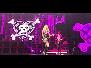 Avril Lavigne - Greatest Hits Tour 2024 live in Vancouver - 02 - What The Hell