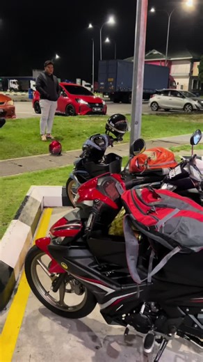 Exploring V8 Racing Culture and Engine Sounds in Malaysia