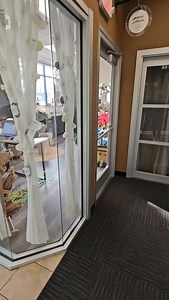 How stunning is our Faces of Sola pro @hairby.larissa’s studio?! 😍 PS: She’s also the face behind @solanortheastwisconsin’s socials—go show her (and them) some love! 💙 | Sola Salons