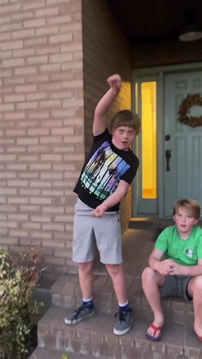 I bet I could throw a football over that mountain! #Napoleon #FunnyMeme #NapoleonDynamite.