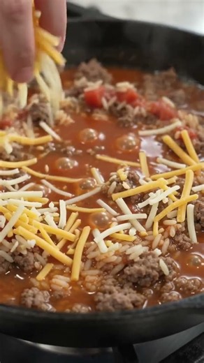 Cheesy Taco Beef & Rice Skillet