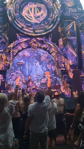 Dranged on Instagram: "☀️🌞 Chasing Sunsets 🌞☀️ @alien_safari_south_africa x @vortexparalleluniverse"