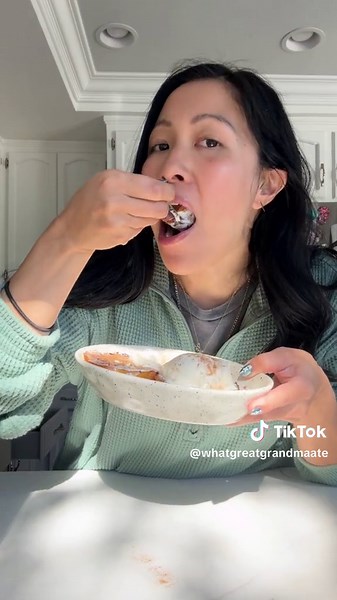 The dreamiest fall dessert: caramelized persimmon #persimmon #persimmons #airfryer #airfryerrecipes #glutenfreerecipes #glutenfreetiktok #falldesserts #vegan #vegandessert