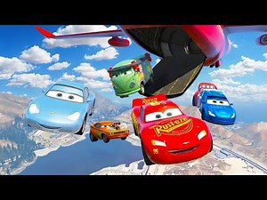 Lightning McQueen and his friends jumped out of McQueen's plane! 😱✈️