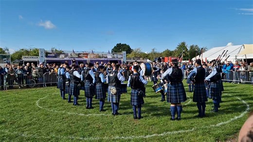 Highlife Highland Pipe Band 3rd place in gr4 Schots Weekend in Alden Biesen Belgium | We Love Pipe Bands
