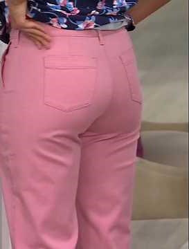 QVC model Blair modeling jeans 6040