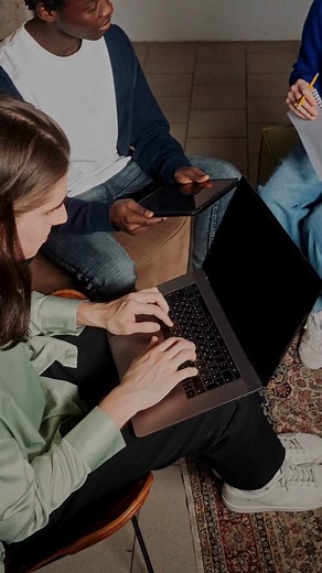  Stop guessing, start growing!  Get certified in social media + digital marketing  Your next move starts here: https://bit.ly/438MorO #MarketingMadeSimple #SocialMediaStrategy #OnlineLearning #GetCertified | Web Media University | Facebook