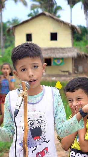 TvM FILMES ✨️ on Instagram: "Enquanto o aguardadíssimo "Babaçu Love" ainda não foi lançado, fica aqui um gostinho especial com esse vídeo promocional que já circulou por aqui! Produzido e lançado em 2021, antes das gravações do nosso Babaçu, ele funciona como um aperitivo do que vem por aí, como uma espécie de teaser antes do tease, sabe? Rs Ainda não é o trailer oficial, que está em fase de produção, mas já dá para sentir a estética, o estilo musical e o humor que vão marcar o novo filme da tvm