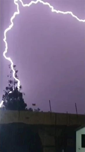 lightning bolt sound effect