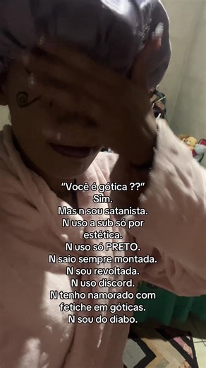 E vou à igreja. Vc ser de alguma sub n significa q vc eh do diabo etc.. cada um tem um jeito e forma de viver!!!! #foryou #alt #subculturagótica #fyp