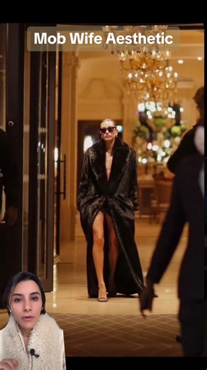 The Mob Wife Aesthetic has officially taken over the internet and im here for it. As an interior designer, I would kill to source some vintage Italian home decor and furniture for Carmela Soprano. #mobwife #interiordesign #thesopranos #aesthetic #designtok #homedecor #interiordesigner #interiordesignideas #interiordesigntips #etsy #greenscreen