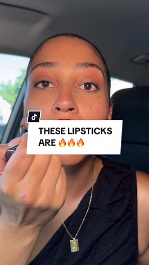 Our must-have red lips 💋💋