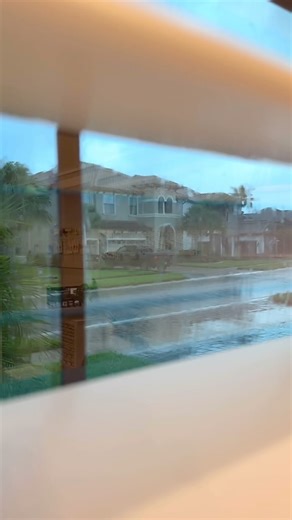 59K views · 6.6K reactions | A longer video of pre-orders bts, vlog style  today I will be assembling them all, and starting on the tropical earrings 珞 | Roclayco | Facebook