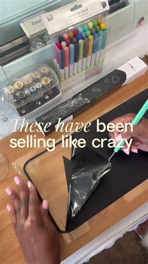 This Cricut Centerpiece Is Selling Out! Easy DIY