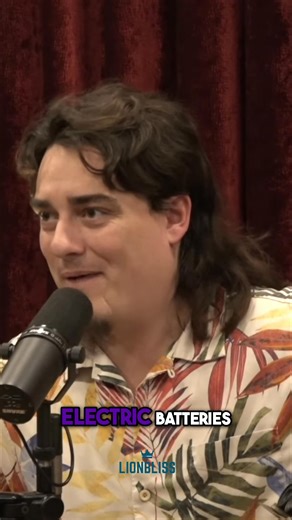 This ballistic plate does double duty! It's also a computer AND a battery. Instead of wearing a plate *plus* a battery brick, this combines both. Lighter load, more space for ammo and gear. It eliminates about ten pounds from the soldier’s ruck. #MilitaryTech #BallisticPlate #BatteryTech #SoldierEquipment #TechInnovation | Lionbliss