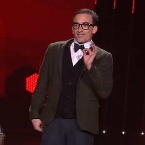 Funny magician is HILARIOUS! | Krab Kingz Springfield MO | Facebook