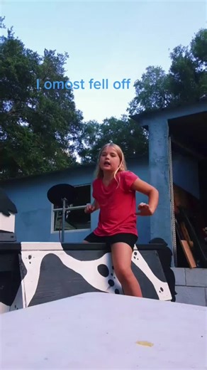 Misty Sims (@mistysims4)’s videos with Old Town Road - Lil Nas X/Billy Ray Cyrus
