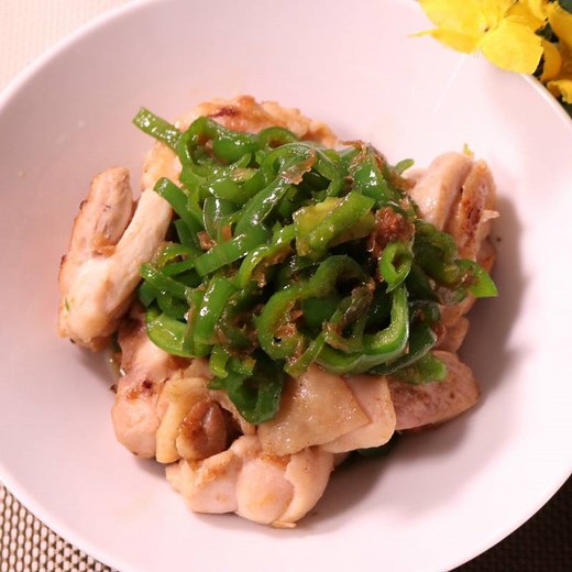 めんつゆで簡単！ピーマンと鶏肉のおかか炒め 作り方・レシピ | クラシル