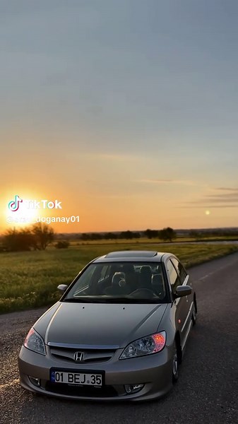 Honda Civic VTEC 2: Performance and Features Overview