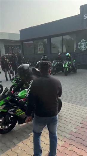 amazing reaction on biker's meetup👀🪐 #kawasaki10r #kawasakizx6r #zx10r #ytshorts #YouTube #shorts