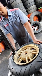 104K views · 303 reactions | Motorcycle tire installation Ban motor metic 110 90 12 #motorcycletire #mekanik #fypシviralシfbreels | Mukhammad Romly | Facebook