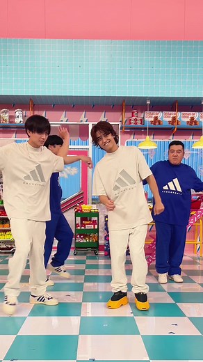 King & Princeの新曲「moooove!!」パフォーマンス