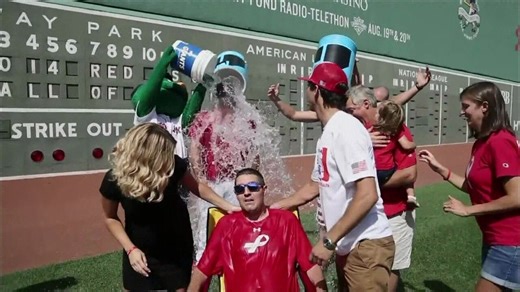 Fantástico mostra origem do desafio do balde de gelo