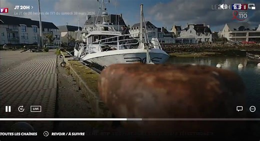 Un nouvel exemple de l'absurdité des normes européennes.Ce armateur de pêche s'est lancé dans un projet de bateau hybride diesel/électrique pour consommer 20% de carburant en moins.La technologie fonctionne, après 3 ans de réunions et un financement à moitié subventionné, le bateau n'a toujours pas quitté le port, la raison?Une norme européenne interdit la vente de poissons péché sur un bateau expérimental!Le poisson ne peut pas être mis en vente, il faut le redistribuer à des œuvres caritatives