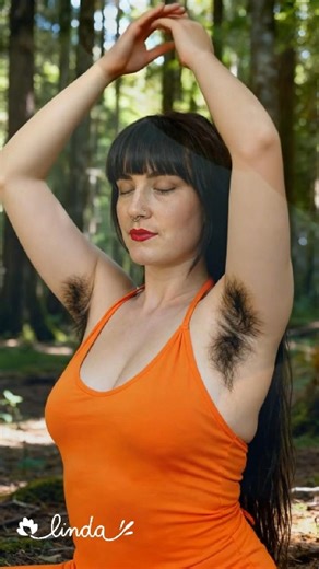 My hairy glow defies all trends, I love myself, no make-pretends. 💋💖 #hairygirl #pits #unshaven #armpitshair #confidence | Armpits Queen Linda