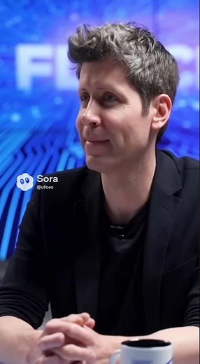 电视台演播厅采访OpenAI首席执行官萨姆·奥尔特曼（Sam Altman）