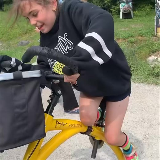 What is an Alinker? Here is the best explanation 💛🌻 #keepmoving #alinkerwalkingbike #activelifestyle #mobility #livingwithchronicillness #movementismedicine #healthyliving #stayfit #micromobility #activateyourbrain | The Alinker USA & Canada
