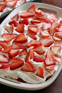 No Bake Twinkies Strawberry Shortcake - Jam Hands