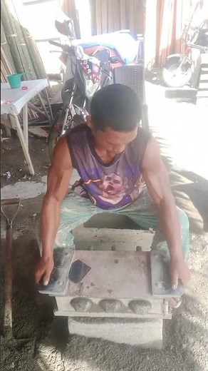 how to make hollow blocks manual type molder #foryou #foryouviral #shortvideo #amazing#hollowblocks