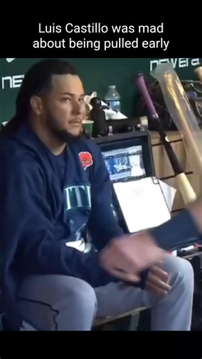 Luis Castillo was upset in the dugout after being pulled early for Bryce Miller #mlb #mariners