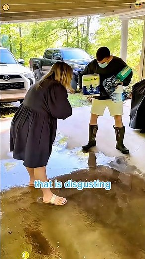My husband's reactionwhen my water broke🤣🤭😅😳 #funny #funnyprank #funnyvideo #couple