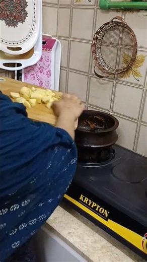 റമദാൻ ക്ലീനിങ് കഴിഞ്ഞ് ഊരക്ക് വല്ലാത്ത പണിയാണ് കിട്ടിയത്